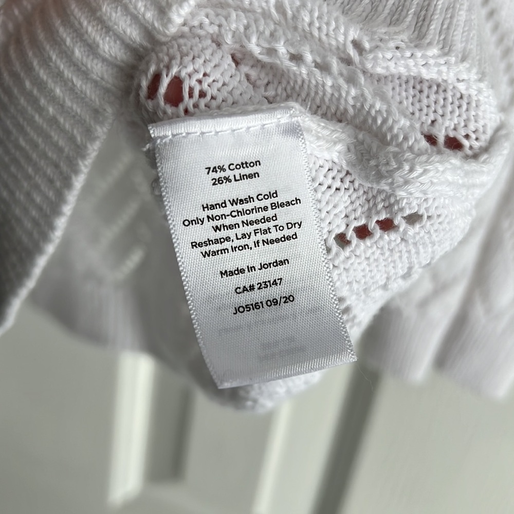 Talbots Sweater. - Picture 9 of 10